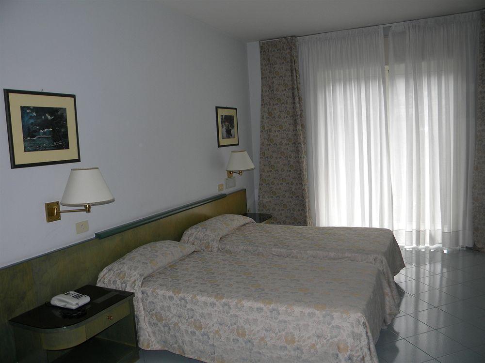 Hotel Dei Congressi Castellammare di Stabia Kültér fotó